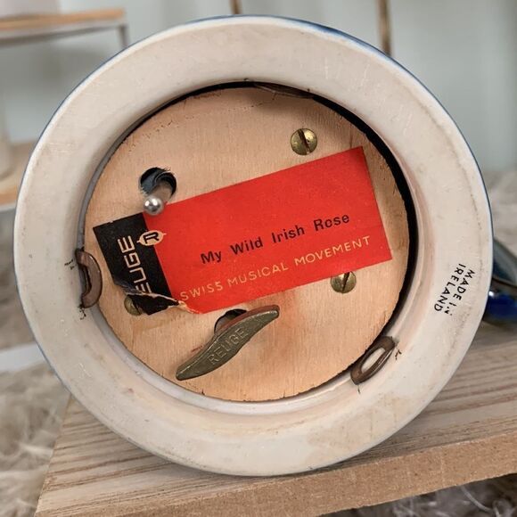 Ireland Reuge Vintage Musical Souvenir Mug Plays “My Wild Irish Rose” - Picture 10 of 14